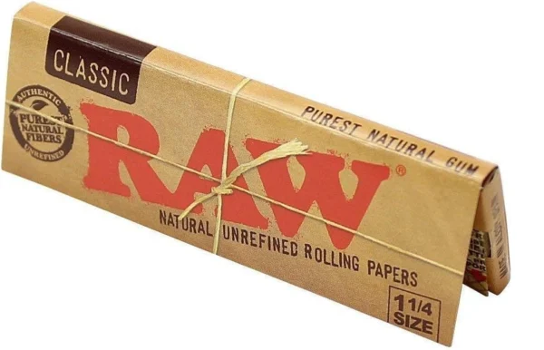 RAW CLASSIC 1 1/4 Size Rolling Papers